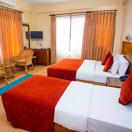 Hotel Tara Pokhara Buitenkant foto