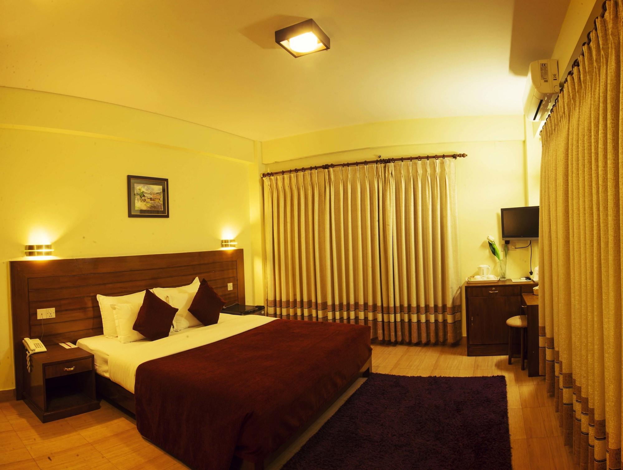 Hotel Tara Pokhara Buitenkant foto