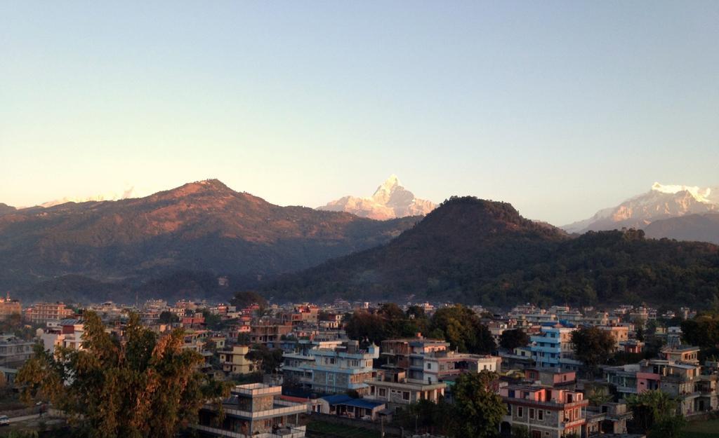 Hotel Tara Pokhara Buitenkant foto