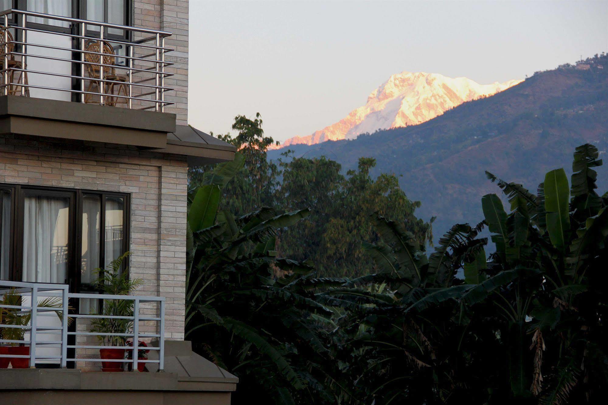 Hotel Tara Pokhara Buitenkant foto