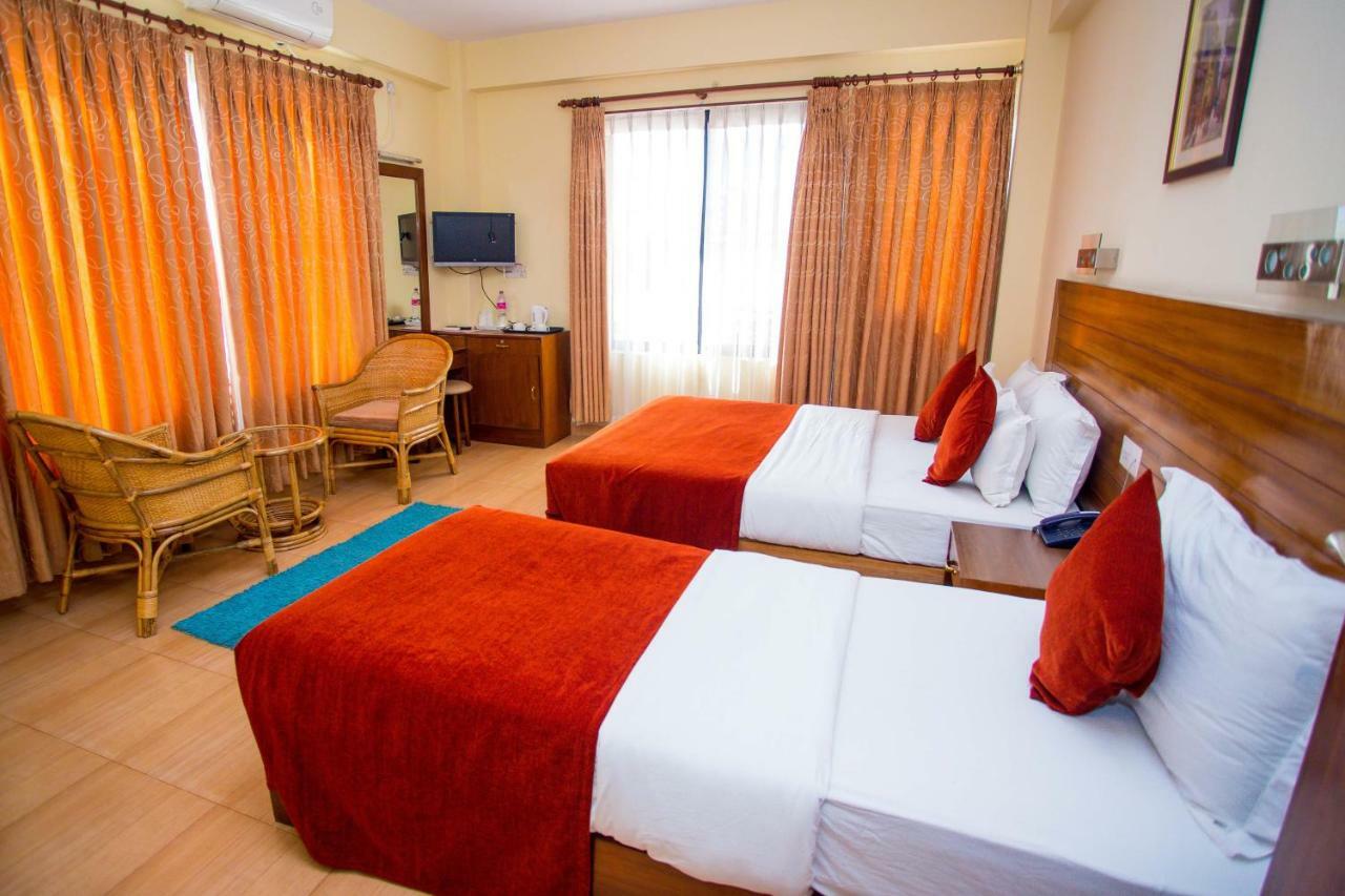 Hotel Tara Pokhara Buitenkant foto