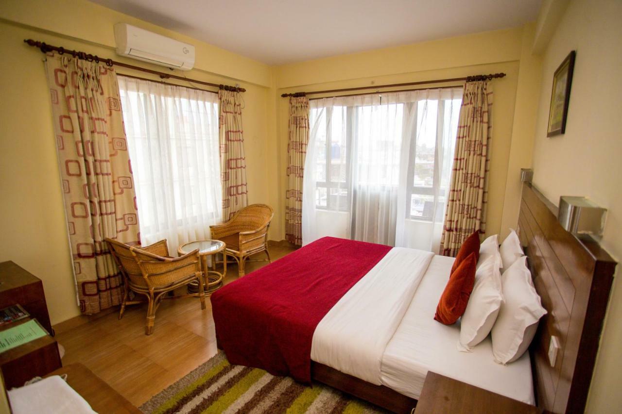 Hotel Tara Pokhara Buitenkant foto