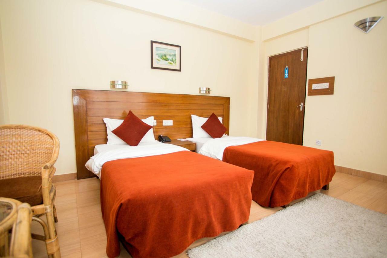 Hotel Tara Pokhara Buitenkant foto
