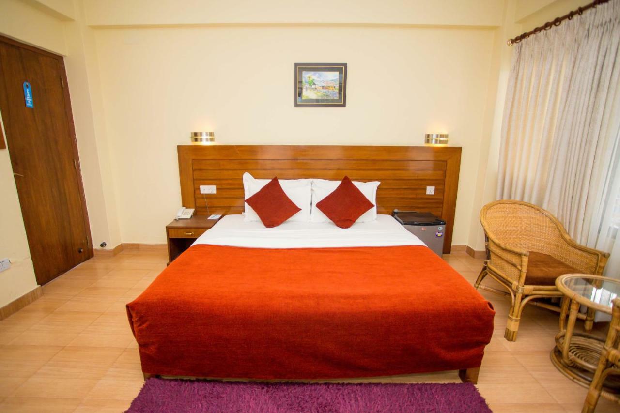 Hotel Tara Pokhara Buitenkant foto