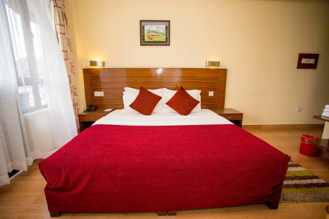 Hotel Tara Pokhara Buitenkant foto