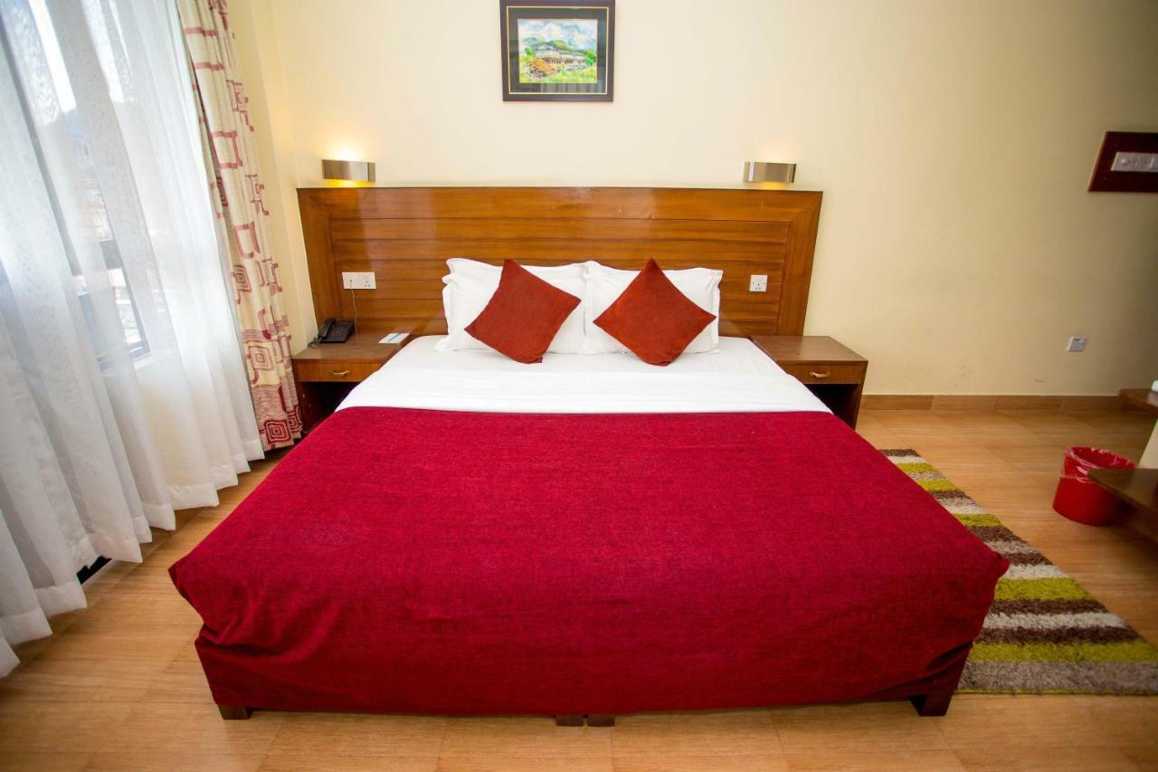 Hotel Tara Pokhara Buitenkant foto