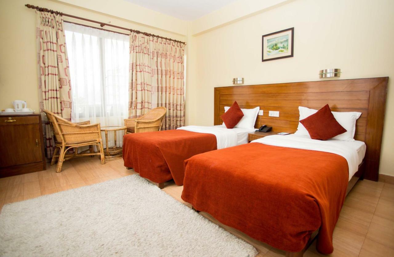 Hotel Tara Pokhara Buitenkant foto