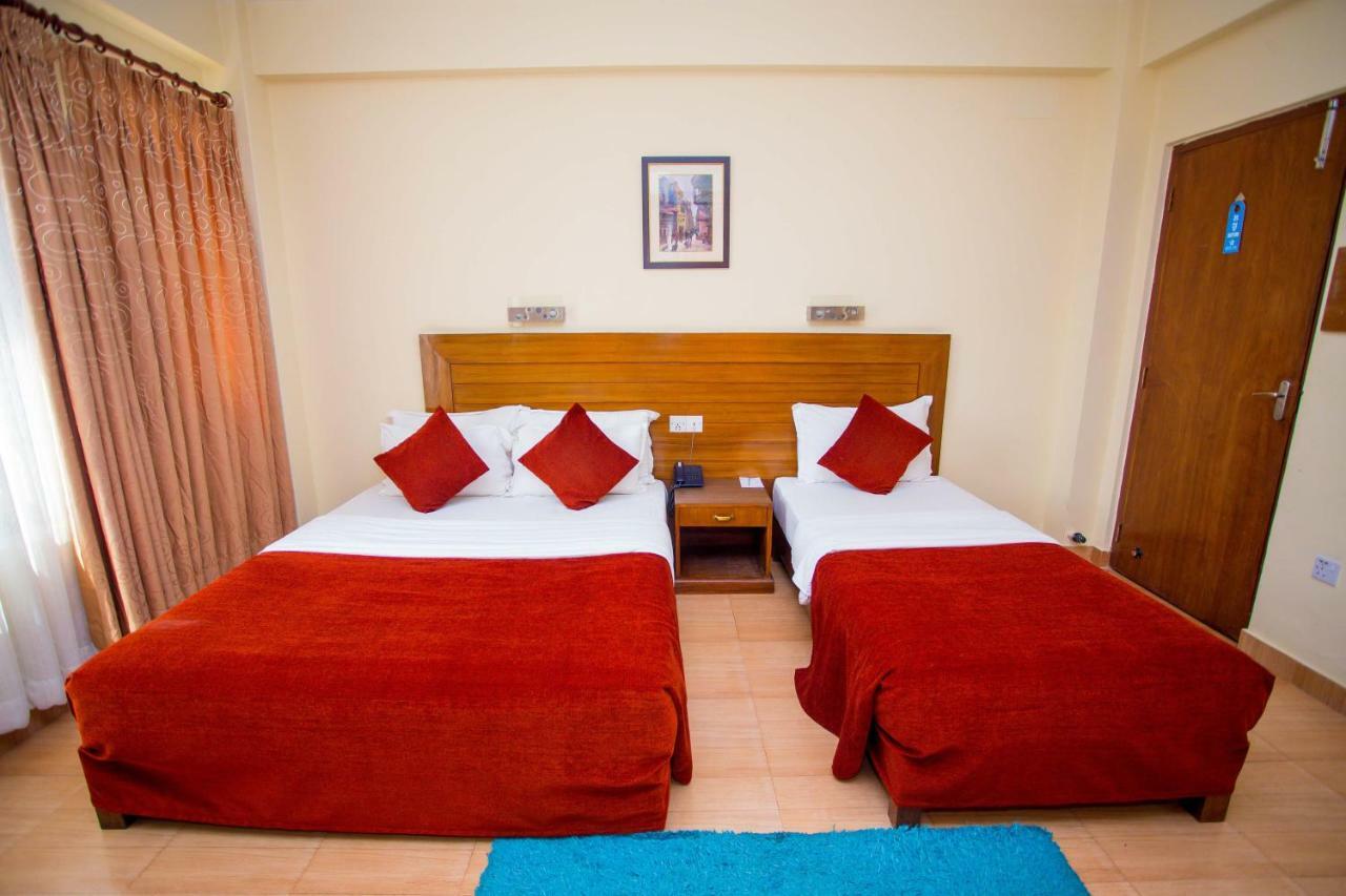 Hotel Tara Pokhara Buitenkant foto