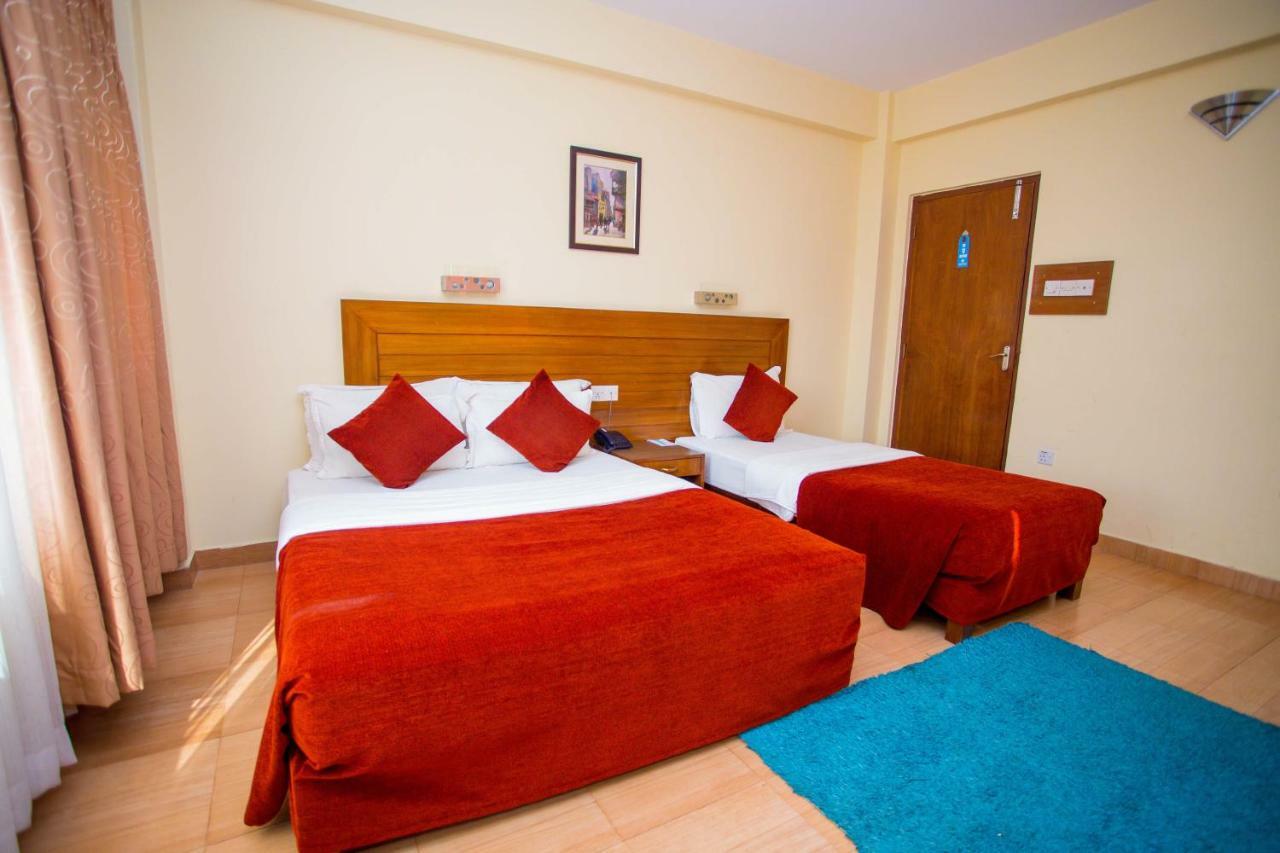 Hotel Tara Pokhara Buitenkant foto