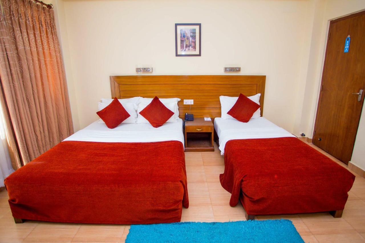 Hotel Tara Pokhara Buitenkant foto