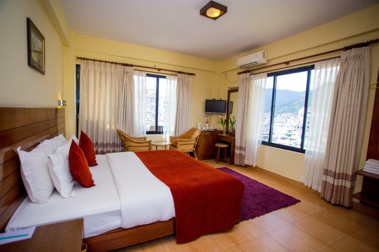 Hotel Tara Pokhara Buitenkant foto