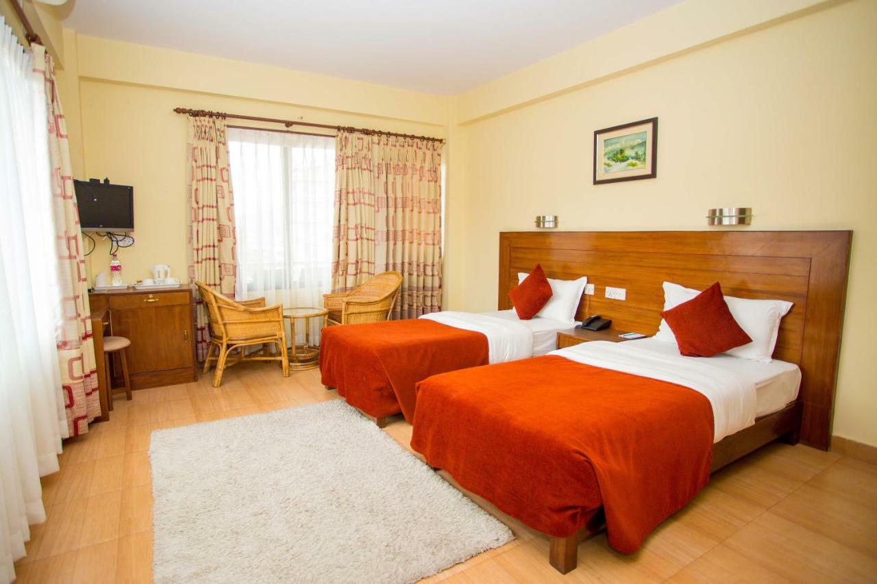 Hotel Tara Pokhara Buitenkant foto